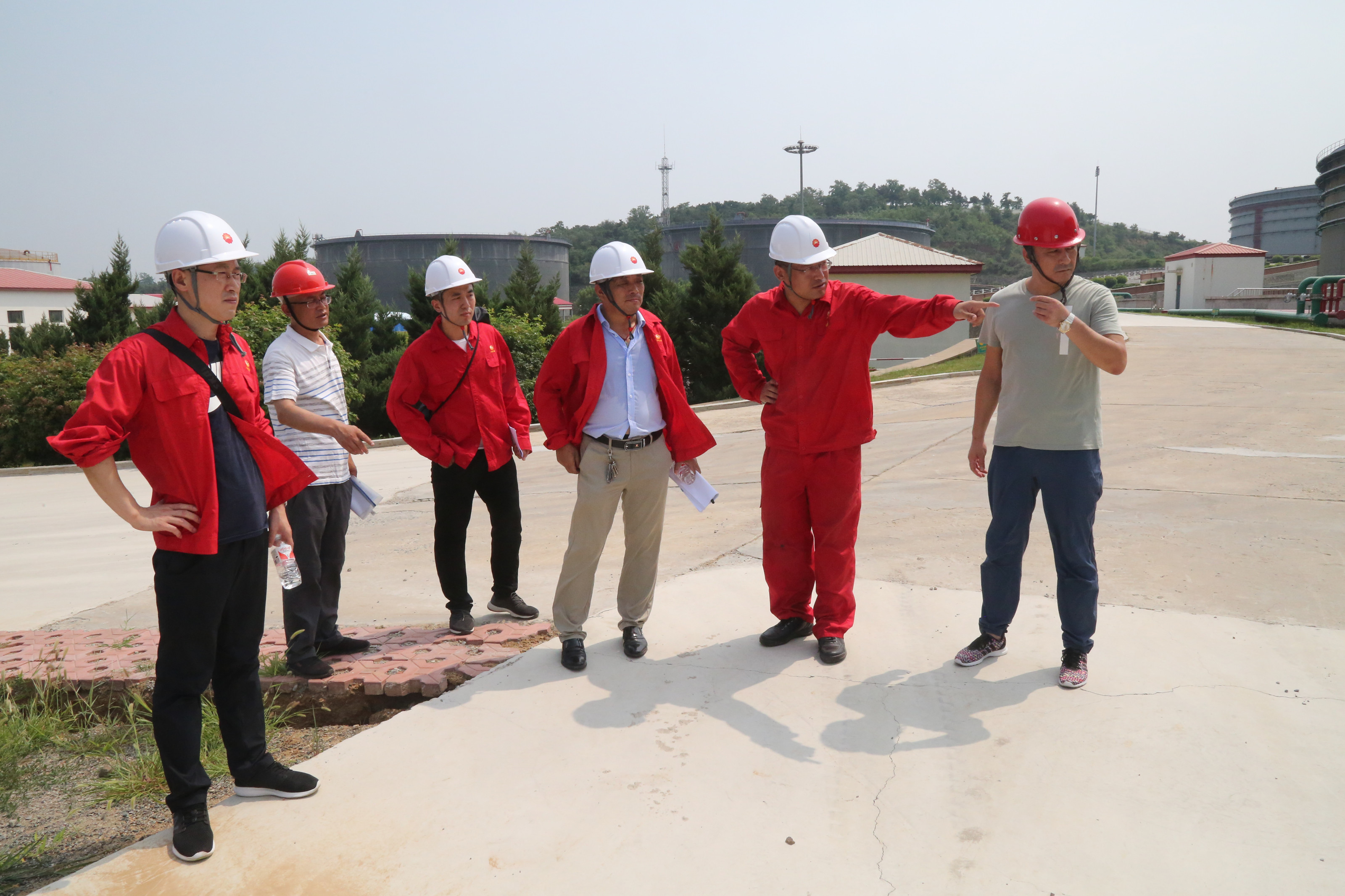 �ܵ������Թ���W(xu��)���w��(hu�� )